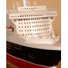 Maquette de bateau \"Queen Mary II\"