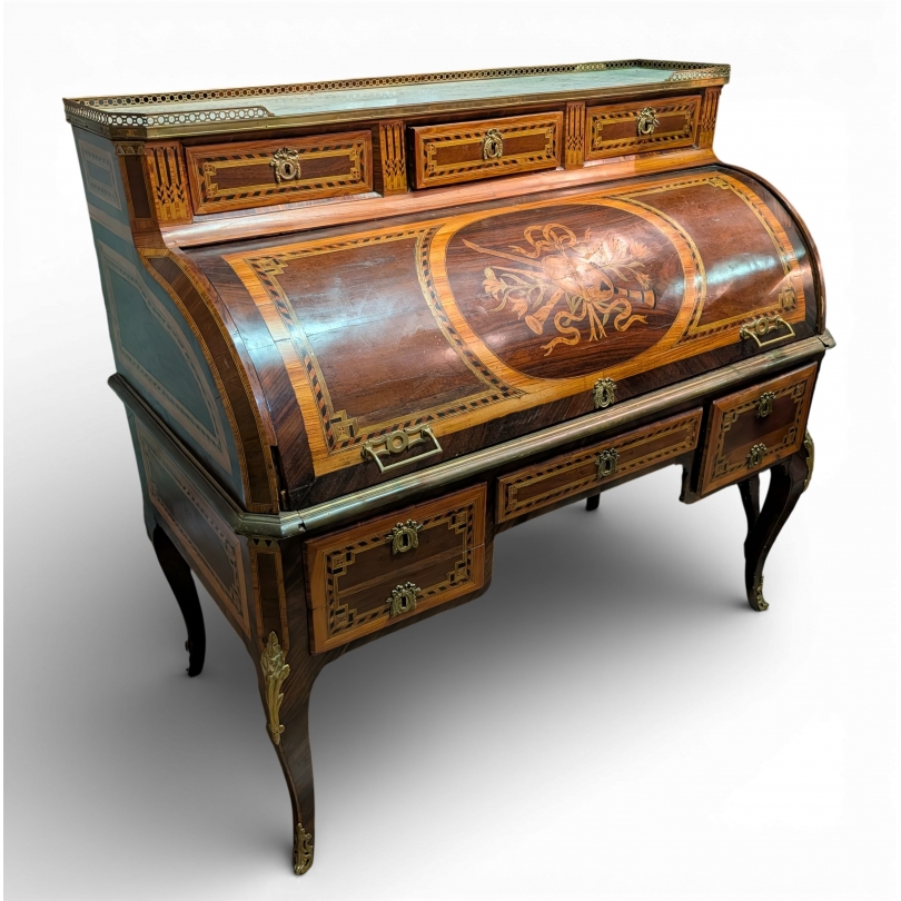 Bureau-Cylindre Louis XV marqueté