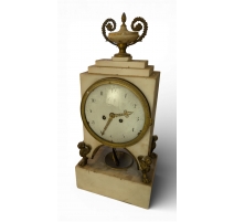 Pendule Empire en marbre blanc avec Urne