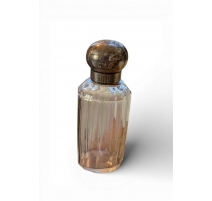 Flacon en cristal avec monture en argent