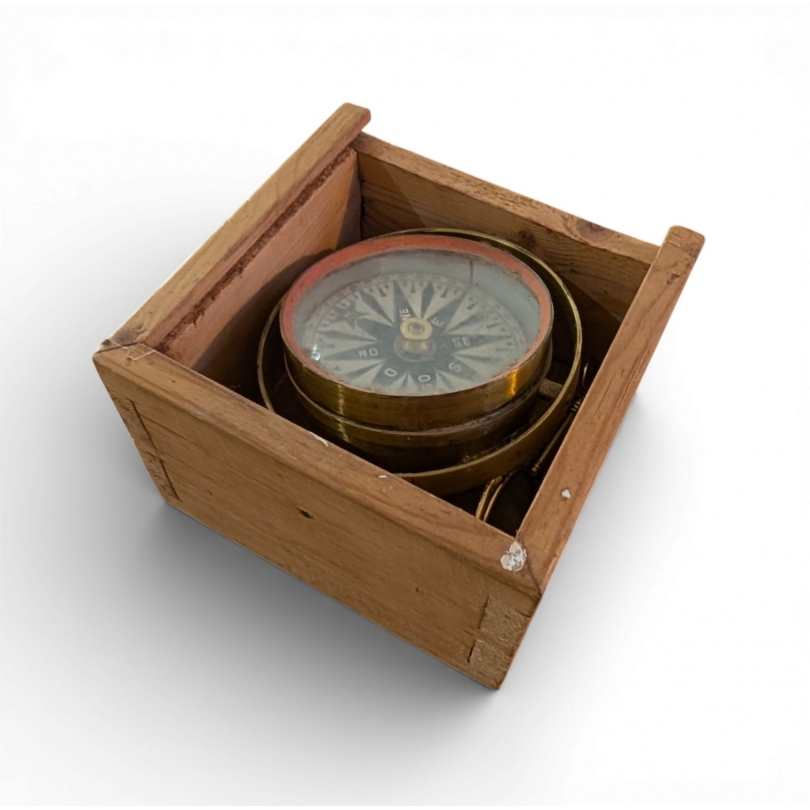 Boussole de bateau, coffret en sapin
