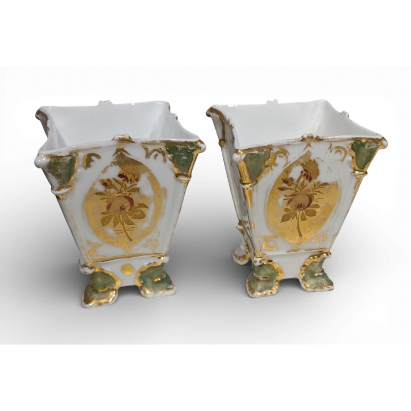 Paire de jardinières carrées en porcelaine