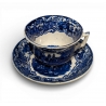 Tasse et sous-tasse en faience bleu-blanc