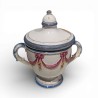 Urne couverte à anses en faience