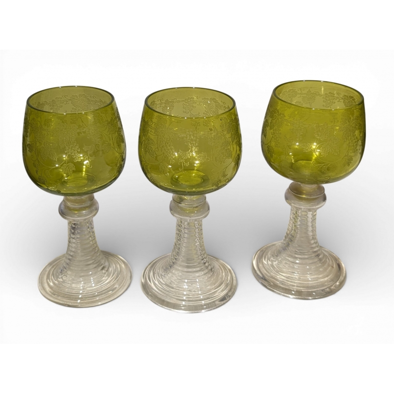 Set of 3 wine glasses with a vineyard design