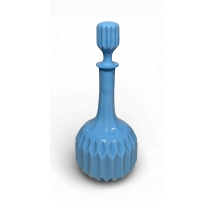 Carafe en opaline bleue