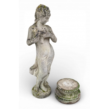 Sculpture \"Femme drapée\" en pierre de Vicenza