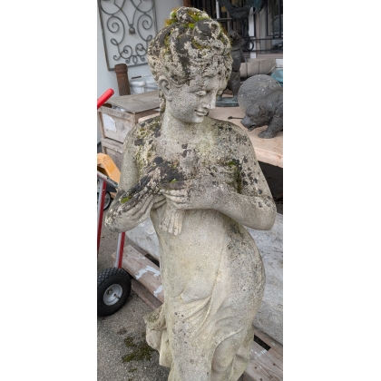 Sculpture "Femme drapée" en pierre de Vicenza