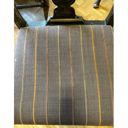 Suite de 10 chaises et 2 fauteuils bois laqué