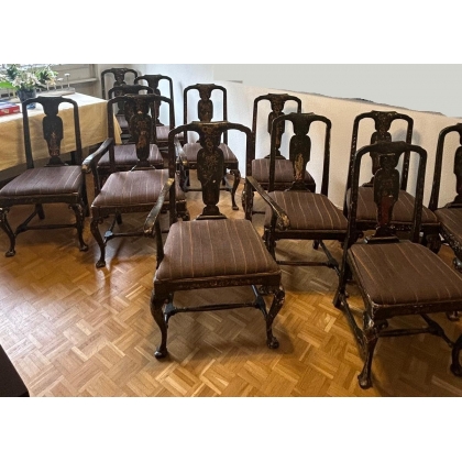 Suite de 10 chaises et 2 fauteuils bois laqué