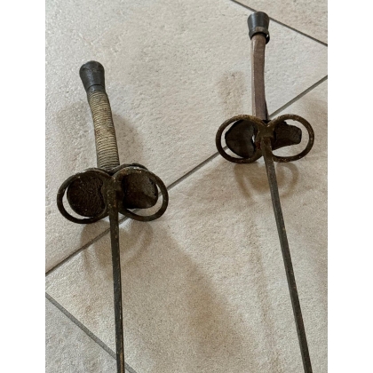 Set of 2 fencing masks and 2 foils