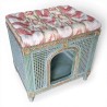 Niche à chien cannée, laquée verte et or