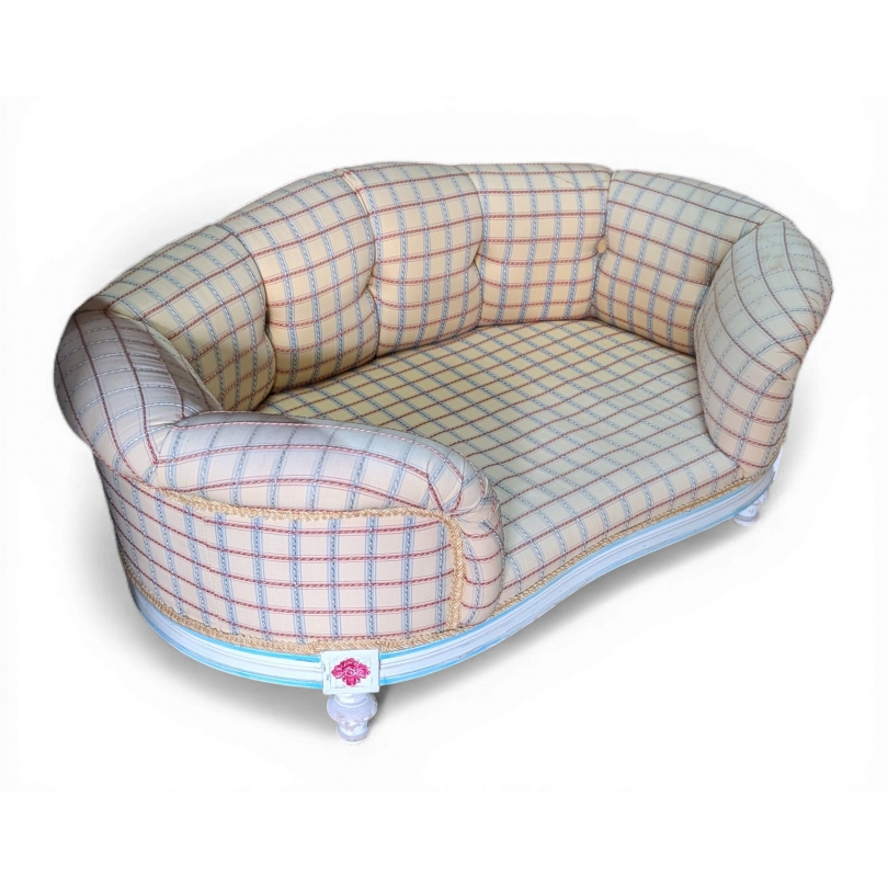 Blue and white lacquered dog sofa