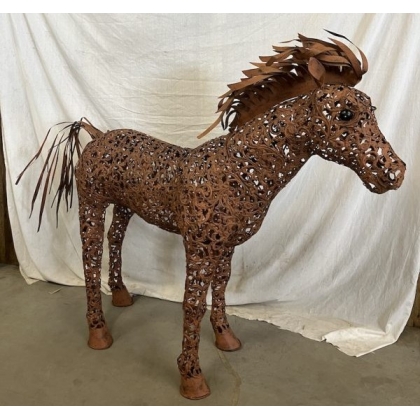 Cheval en tôle perforée