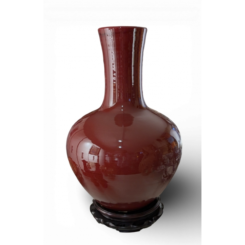 Grand vase en porcelaine sang de boeuf