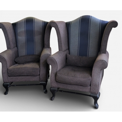 Paire de grands fauteuils à oreilles Montgomery