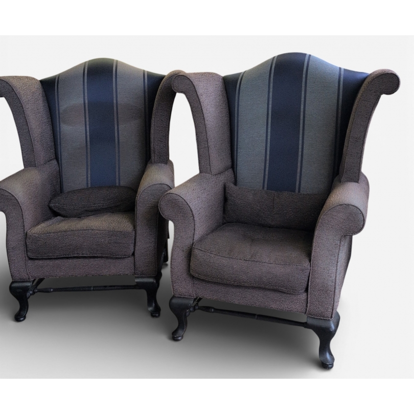 Paire de grands fauteuils à oreilles Montgomery