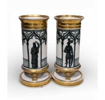 Paire de vases tubes en porcelaine de Paris