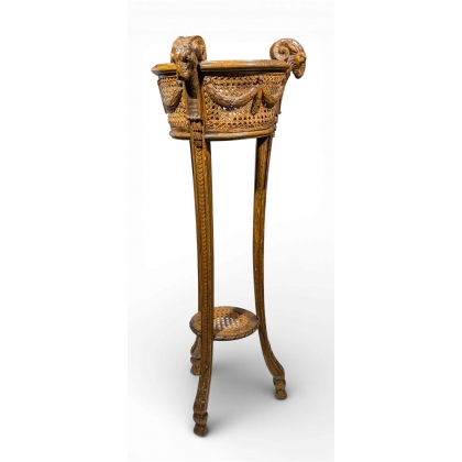 Jardinière ronde Aux têtes de béliers