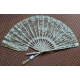 Éventail en nacre et dentelle
