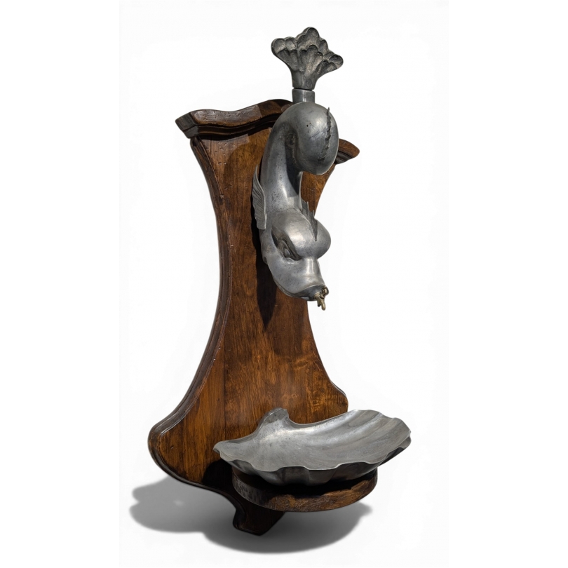 Fontaine murale Poisson en étain, monture en chêne