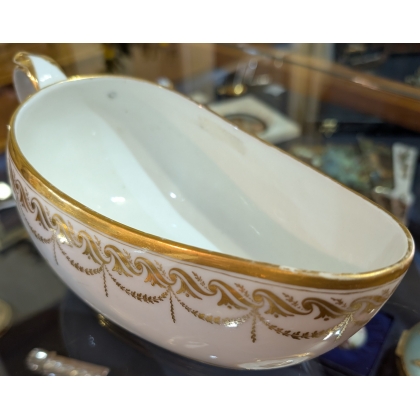 French Bourdaloue from Old Paris. Gold decoration. At  Moinat SA  - Antiques and Decor