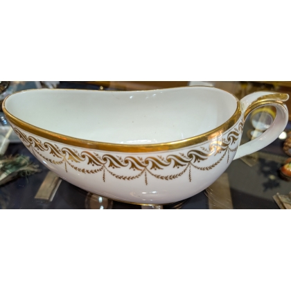 French Bourdaloue from Old Paris. Gold decoration. At  Moinat SA  - Antiques and Decor
