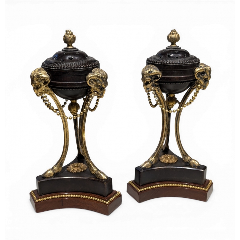 Paire de brûle-parfums en bronze