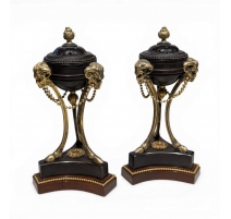 Paire de brûle-parfums en bronze