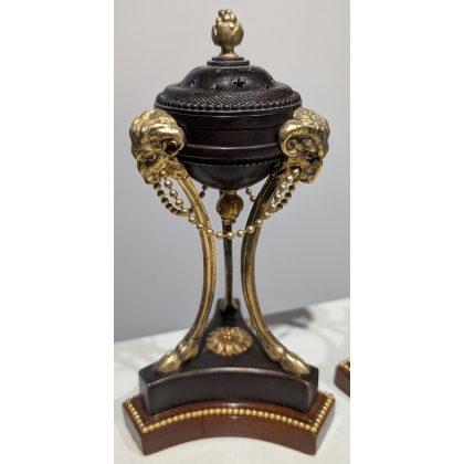 Paire de brûle-parfums en bronze