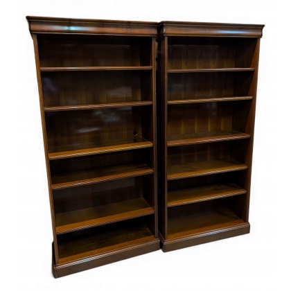 Paire de bibliothèques ouvertes