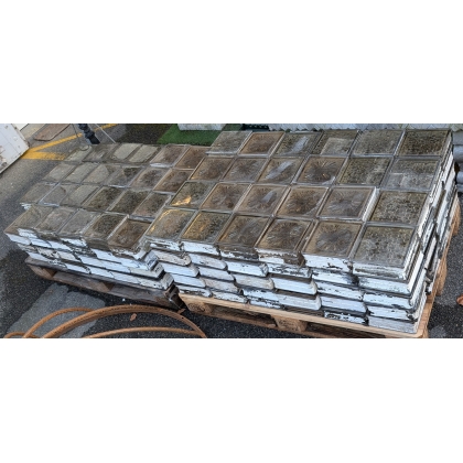 Glass brick