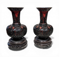 Paire de vases en laque de Cinabre