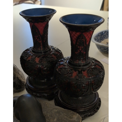 Paire de vases en laque de Cinabre