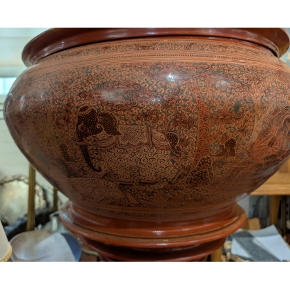 Grande paire de vases Birmans en laque rouge