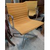 Paire de fauteuils EA108 de EAMES