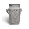 Vase rectangulaire en blanc de chine