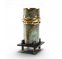 Vase en bronze signé Guy BEL