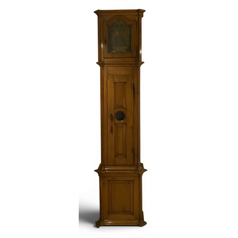 Morbier Comptoise, made from cherry wood