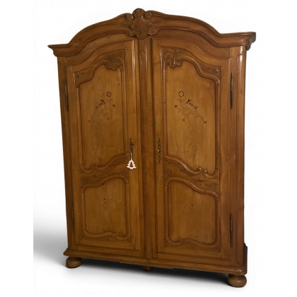 Armoire Fribourgeoise marquetée d'oiseaux