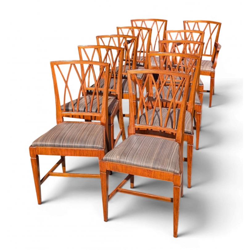 Paire de fauteuils et 8 chaises Hepplewhite