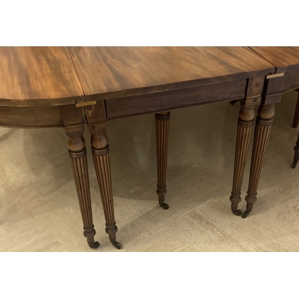 Table ovale Regency en acajou