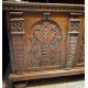 Coffre sculpté