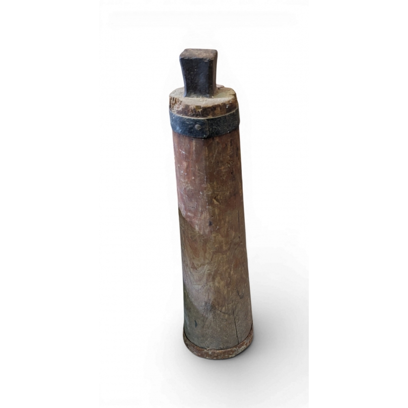 Enclume avec socle en bois