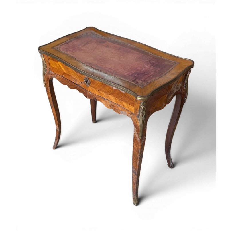 Petite table à écrire Louis XV