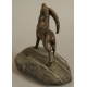 Bouquetin en bronze sur une pierre