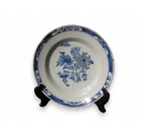 Assiette en faïence de Delft (ébréchée)