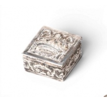 Boite en argent décor couronne royale