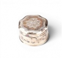 Boite ronde en argent
