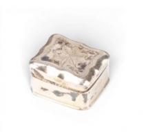 Boite rectangulaire en argent